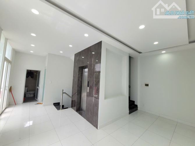 Nhà Phố Lô Góc 4Tầng Thang Máy MT Lê Lợi Sát TT HC Mới BD CS 2 TP HCM - 18