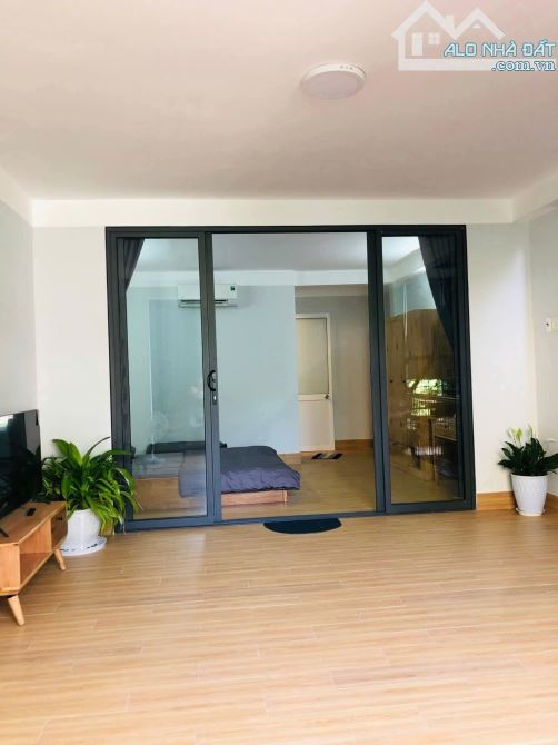Bán nhà 3 mê mặt tiền đg 31/3 cach biễn 50m đang làm home stay giá 6ty300 - 2