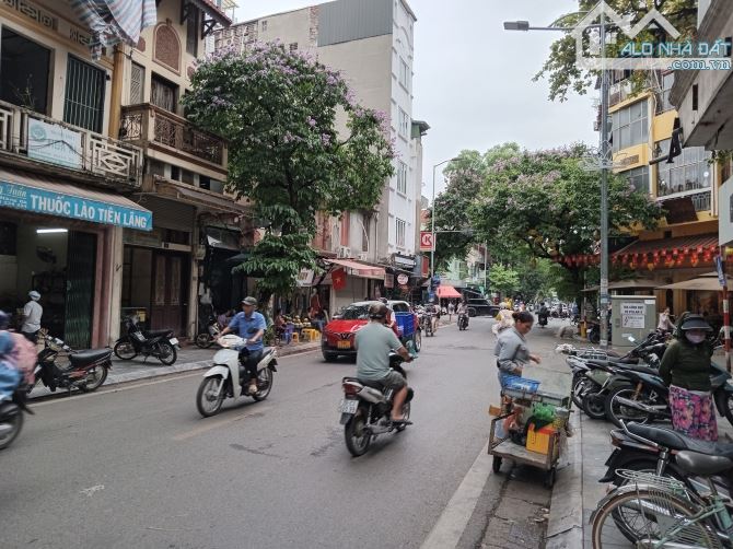 Bán nhà mặt phố Hàng Gà DT 493m2 -  MT 16.5m - Giá 210 tỷ - SIÊU VIP - DIỆN TÍCH LỚN - 2