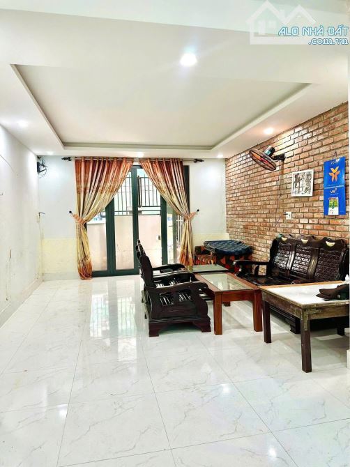 Bán nhà 2 tầng Kiệt Nguyễn Huệ, phường Vĩnh Ninh, TP Huế, Ngay Phố đi bộ Hai Bà Trưng - 2