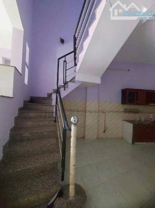 Bán nhà hiếm Hương Lộ 2, 55m2, ngang 6m5, 2 tầng kiên cố, chỉ 3 tỷ - 2