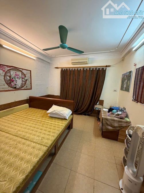BÁN NHÀ PHỐ LÝ NAM ĐẾ - KHU QUÂN ĐỘI - 51M2 X 5 TẦNG - 3 BƯỚC RA PHỐ - SỔ VUÔNG PHÂN LÔ - 2