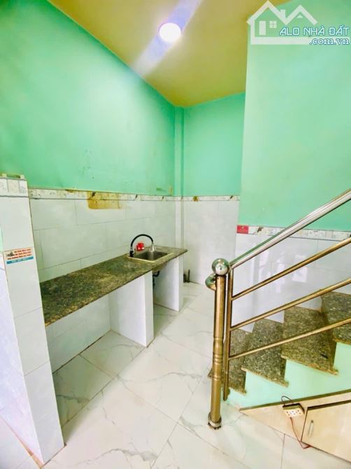 HOT, CẦN BÁN GẤP MẶT TIỀN ĐƯỜNG Ụ CÂY [P10, Q8] DT:25.7M2 (3.8 X6) 2PN, 1 WC CHỈ 2.5 TỶ - 2