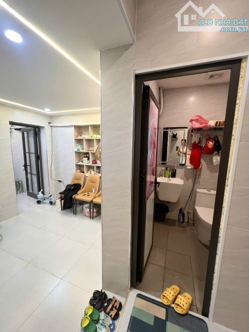 Bán Nhà tập thể Phố 8/3 tầng 1 diện tích 70m2– Hai Bà Trưng- Vị trí đẹp vừa ở và kinh doan - 2