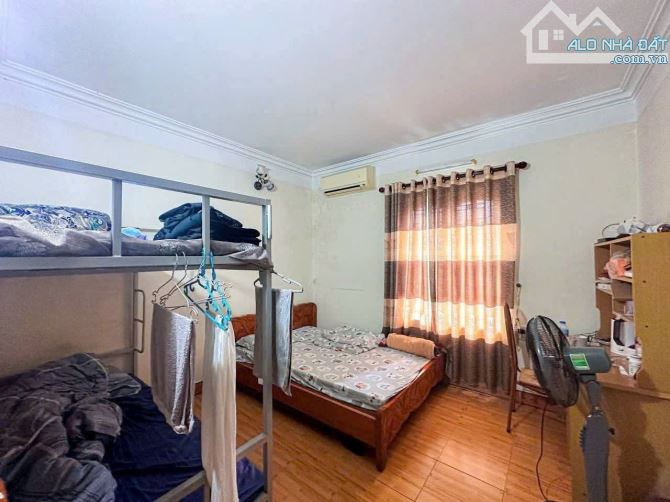 Nhà 3.5 tầng mặt đường Bến Láng - Lô 17 Lê Hồng Phong - Đường 15m - Tây Nam - 2