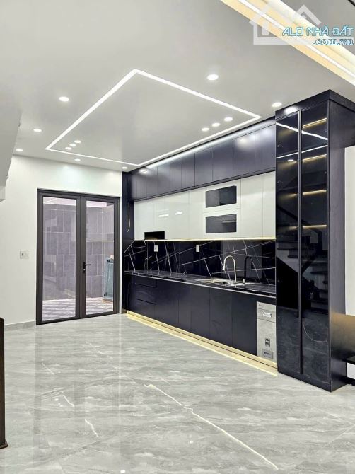 Bán nhà 4 tầng xây mới phố miếu hai xã - 2