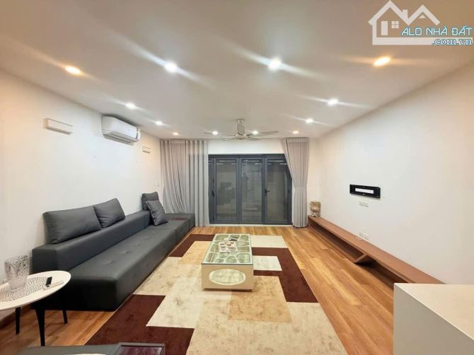 Bán nhà Lạc Long Quân - Xuân La - 29 Tỷ - 90m - thang máy - Ô tô tránh, 2 thoáng - 2
