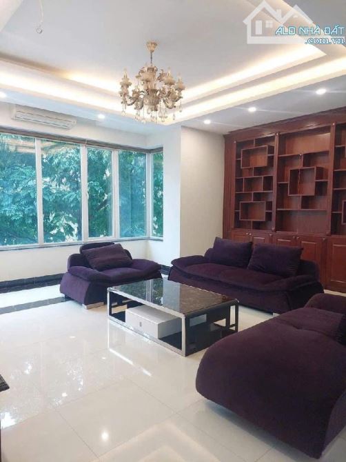 BIỆT THỰ VƯỜN ĐÀO – KHU VIP TÂY HỒ – 2 MẶT ĐƯỜNG TO – HÀNG XÓM TOÀN QUAN CHỨC & CHỦ TỊCH - 2