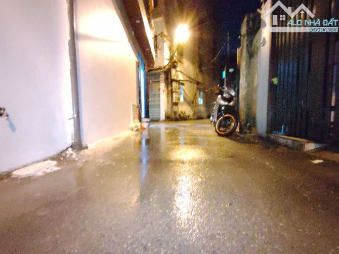 Bán Nhà Cấp 4 Bắc Cầu 2, Ngọc Thụy, Long Biên 35m2, giá 3,77 tỷ (Lô góc, ô tô đỗ gần) - 2