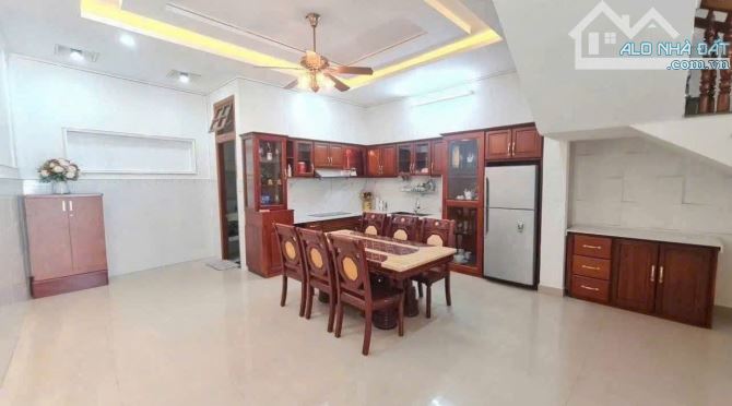 - Nhà đẹp 3 tầng mặt tiền Trần Thị Tính nhà đẹp ạ - 2