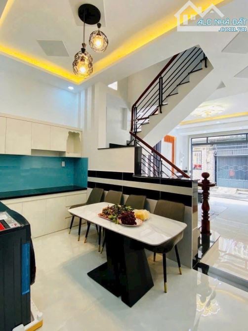 Bán nhanh căn nhà ngay Phạm Văn Đồng, Thủ Đức. Giá: 2 tỷ 520tr/68m2, sổ riêng - 2