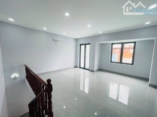 Bán Nhà Ngay Tân Phú 90m2 - Gần Tân Hương - 2 Tầng BTCT - Hẻm Rộng HC Đủ - Nhỉnh 6 Tỷ - 2