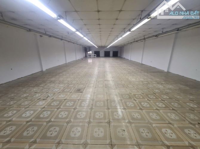 Nhà trệt lầu 10 x 42 mặt tiền Nguyễn Ảnh Thủ, gần ngã ba Đông Quang - 2