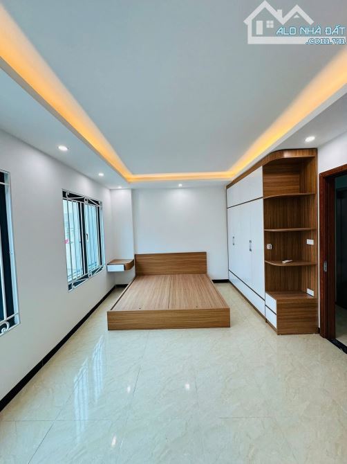 Hiếm. Nhà mới tinh Mậu Lương,Hà Đông, 5 tầng thang máy, view hồ, 40m full nt sang trọng. - 2