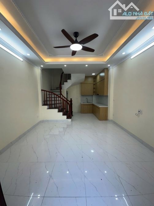 BÁN NHÀ PHỐ THANH LÂN - VĨNH HƯNG - HOÀNG MAI SỔ RIÊNG 32M 5 TẦNG MỚI TINH GIÁ 6,5 TỶ - 2