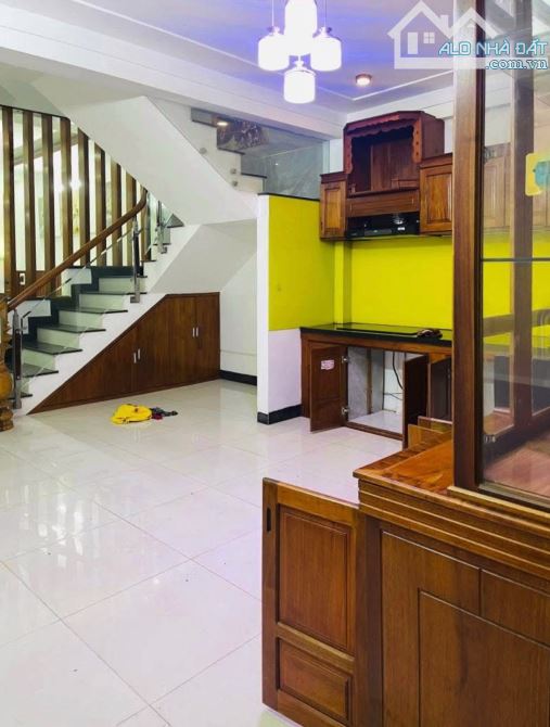 Bán nhà gần mặt tiền Hùng Vương Quận 10 - 91m2 – 5 tầng - HXH – thu nhập 30tr/tháng. 16 tỷ - 2