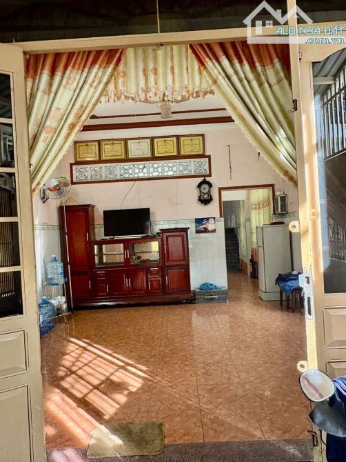 Cho thuê Nguyên Căn Góc 2Mặt Tiền Đường Kinh Doanh Buôn Bán - 2