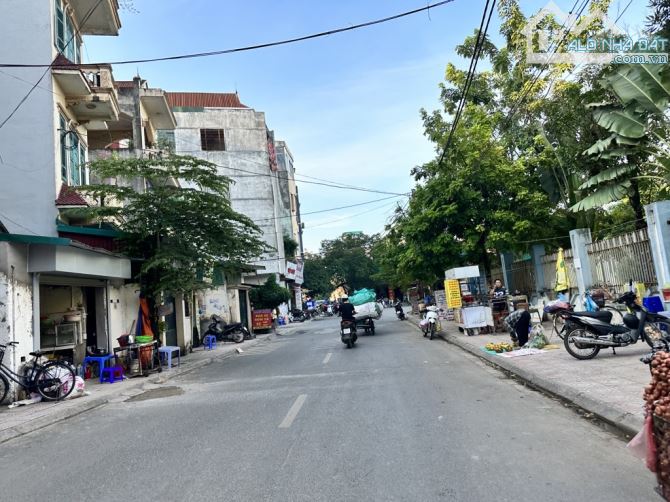 BÁN NHÀ GIA QUẤT LONG BIÊN- CẤP 4- NGÕ THÔNG-OTO TRÁNH NHAU-42M-NHỈNH 4 TỶ - 2