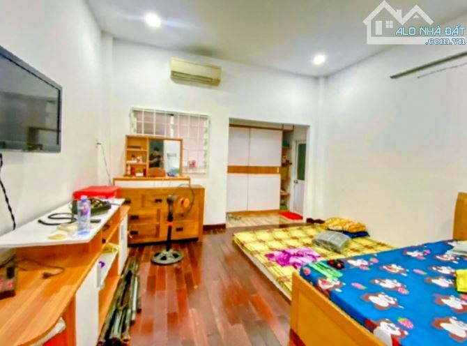 94 M2 - 3 TẦNG - 9.9 TỶ - XE HƠI VÀO NHÀ - ÂU DUONG LÂN Q.8 TP.HCM - 2