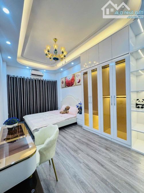 Chính chủ Bán nhà phố Lê Đức Thọ, 33m2, 3 tầng, lô góc 2 thoáng, gần phố, 6.4 tỷ - 2