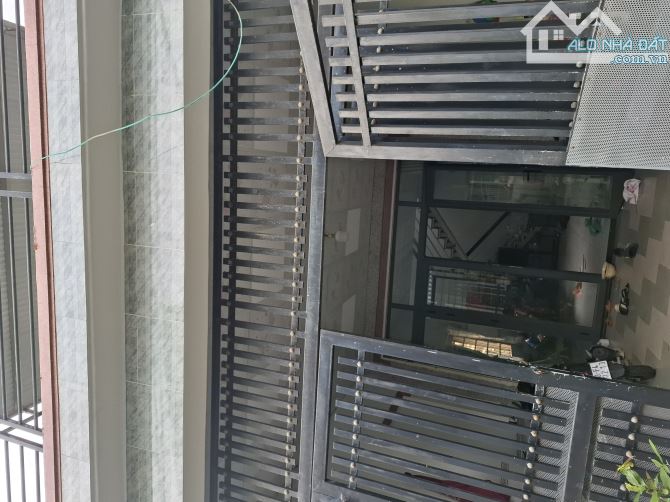 Bán nhà 1 lầu 1 trệt phường An Bình, nhà sạch rộng thoáng mát - 2