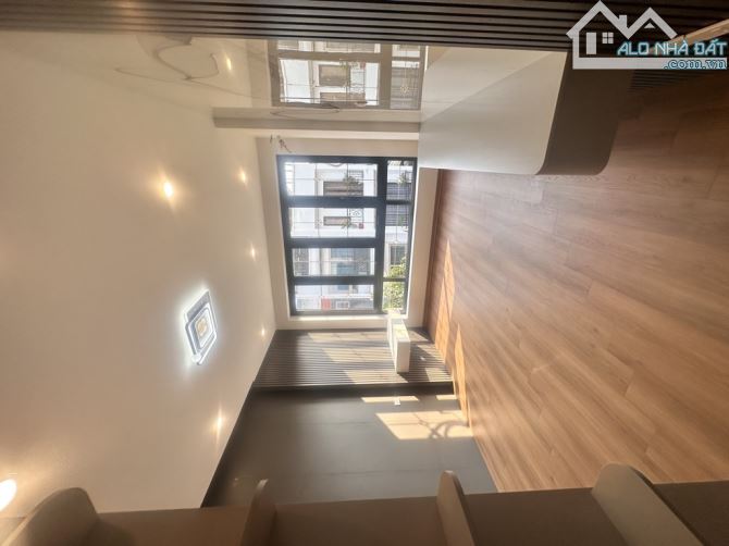 Nhà Đẹp Thạch Bàn/ 16.5 Tỷ/78/82 M2 nhà 6 Tầng/ Ô tô chánh - 2