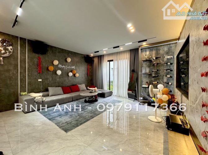 Nhà đẹp tâm huyết ngay sau mặt đường Chợ Hàng - Hồ Sen - FULL nội thất - 2