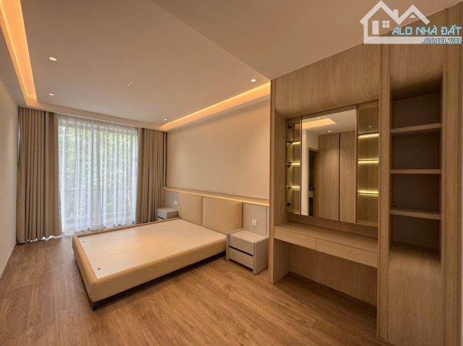 Bán nhà mặt tiền đường Nguyễn Thị Minh Khai, P.8 - 2