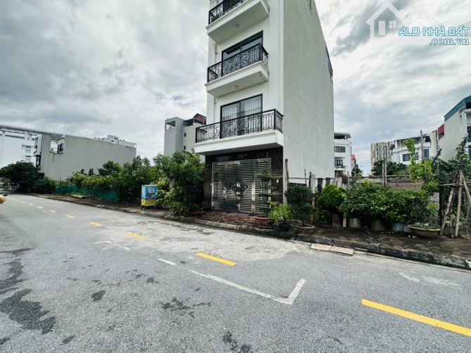 TĐC Giang Biên/ 22.6 tỷ/90 M2/Vỉa Hè Ô Tô Chánh - 2
