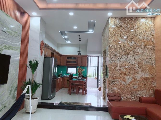 NHÀ 4 TẦNG, 60M (4x15), ĐƯỜNG 12M, THANG MÁY,  NGAY NGÃ 4 LINH XUÂN, 5 ĐỒNG TL - 2
