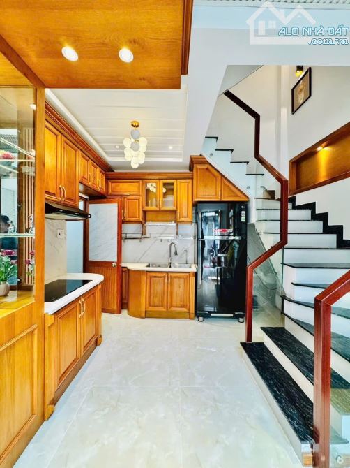 NHÀ ĐẸP NỠ HẬU 5M - 4PN CẠNH LOTE MART - ĐƯỜNG SỐ 52, TÂN PHONG, QUẬN 7. GIÁ 4.42TỶ/57,2M2 - 2