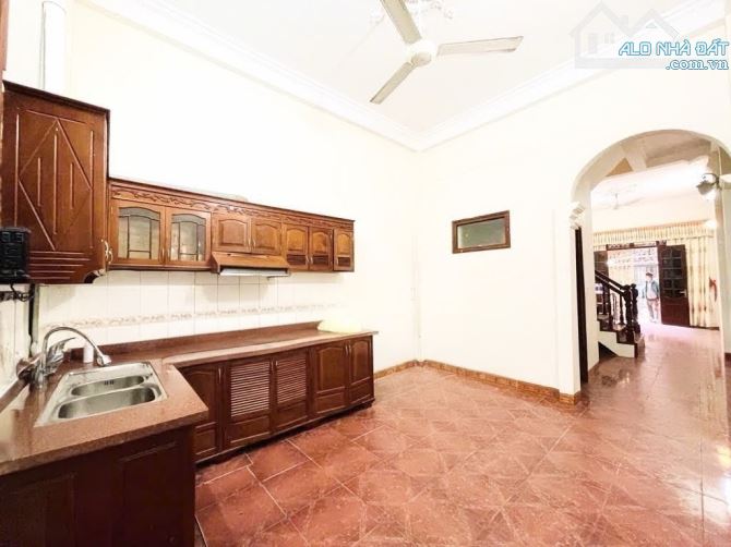 Bán nhà đẹp Tô Vĩnh Diện! 58m2 x 4 tầng chỉ hơn 13 tỷ - Phân lô quân đội, ô tô tải vào nhà - 2