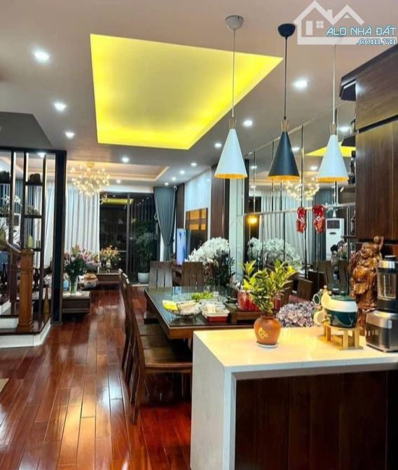 Biệt thự Mễ Trì 131.5m2- 4 tầng, vỉa hè, ôtô tránh, ở VIP, giá 36.6 tỷ - 2