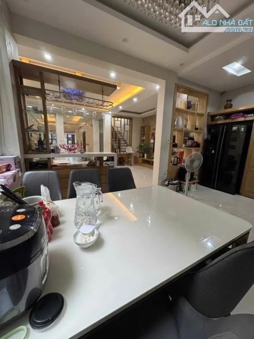 BÁN NHÀ MẶT PHỐ NGUYỄN NGỌC VŨ – CẦU GIẤY – 133M² – 3 TẦNG – MẶT TIỀN 7M – GIÁ 4 - 2