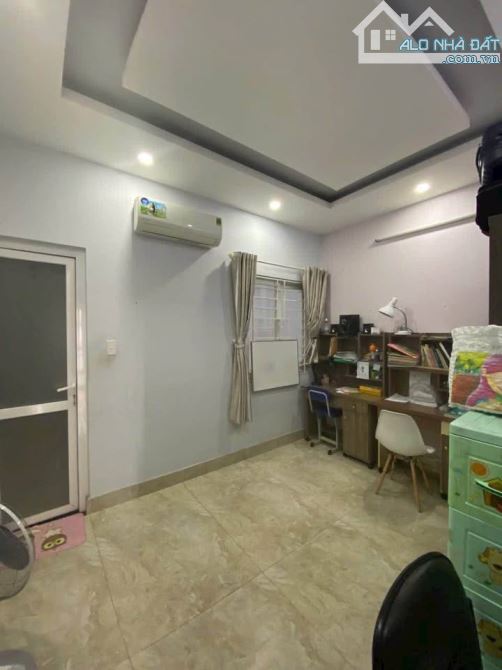 Bán căn nhà 463B Cách Mạng Tháng Tám, Quận 10, Mua ở rất sướng, an ninh tuyệt đối. - 2