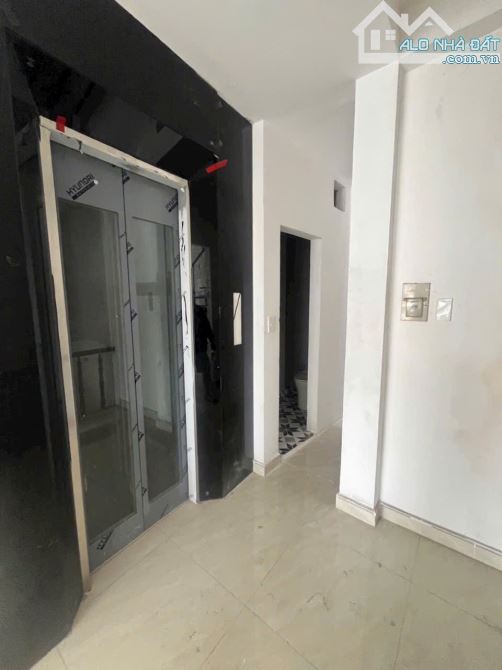 Bán Gấp Nhà MT Ngang 8M MT Trần Quang Khải Quận 1, 5 Tầng Giá 65 Tỷ - 2