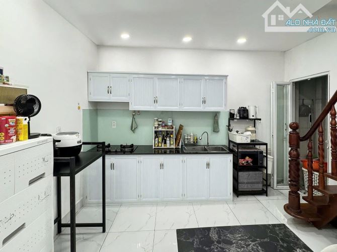Nhà đẹp Nguyễn Duy Cung, gần 70m2 vào ở ngay - hẻm 3.5m chỉ 4.xx tỷ - 2