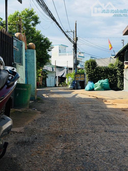 CHỦ GỬI BÁN 2 CĂN NHÀ 1 TRỆT 1 LẦU PHƯỜNG BIÊN HOÀ( tân vạn củ).DT: 4x17,5=70M2. GIÁ: 3TY6 - 2