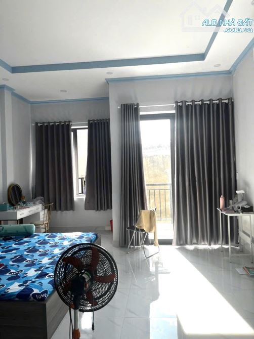 Bán nhà 3 tầng  sát làng đại học Quốc gia dt 80m2 - 2
