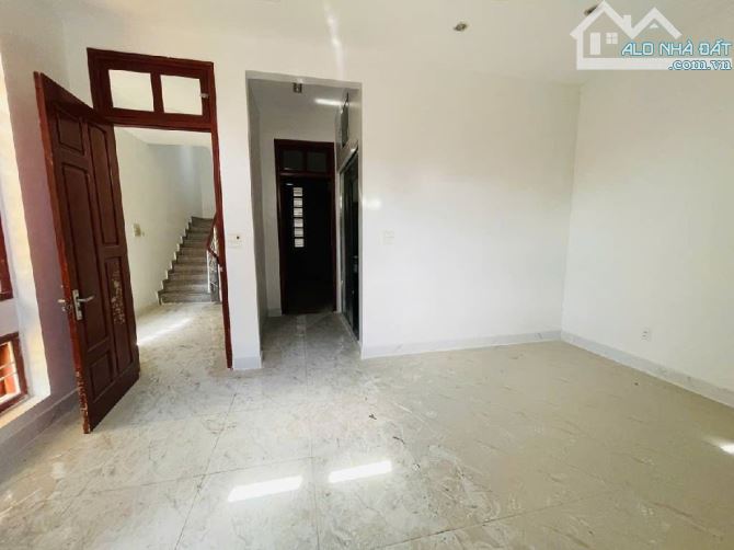 BÁN NHÀ NGỌC THỤY 107M2. MT 6M, SÁT HỒNG TIẾN. NGÕ Ô TÔ TRÁNH - GARA 2 Ô TÔ 7. 23 TỶ - 2