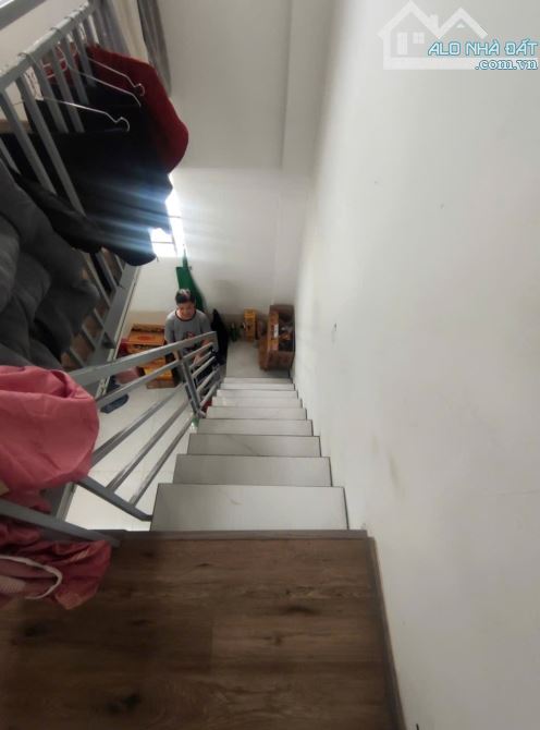 NHÀ CÃH MẶT TIỀN TCH 25 TÔ KÝ 20 m DT 3,5x14 NỞ HẬU 5mCN 57 m2 GIÁ 3,2T - 2