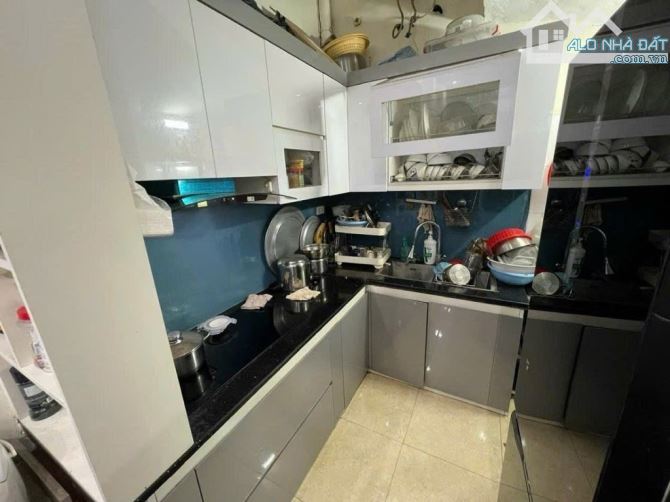 BÁN NHÀ PHỐ TRƯỜNG CHINH 45M2 VÀI BƯỚC RA PHỐ BA GÁC ĐUA VÀO NHÀ, TRUNG TÂM QUẬN ĐỐNG ĐA, - 2