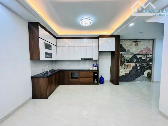 BÁN NHÀ NGUYỄN VĂN HUYÊN CẦU GIẤY DT 70M 6 TẦNG 21 TỶ NGÕ Ô TÔ NHÀ ĐẸP Ở LUÔN - 2