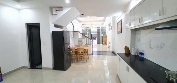 Cho thuê nhà 3 tầng mặt tiền Bế Văn Đàn, Chính Gián, Thanh Khê. DT 85m2. Giá 13 triệu - 2