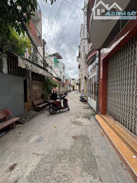 NHÀ HIẾM TRONG TẦM GIÁ! Q.TÂN PHÚ 57M2 BAN CÔNG LỚN THOÁNG MÁT, SHR - 2