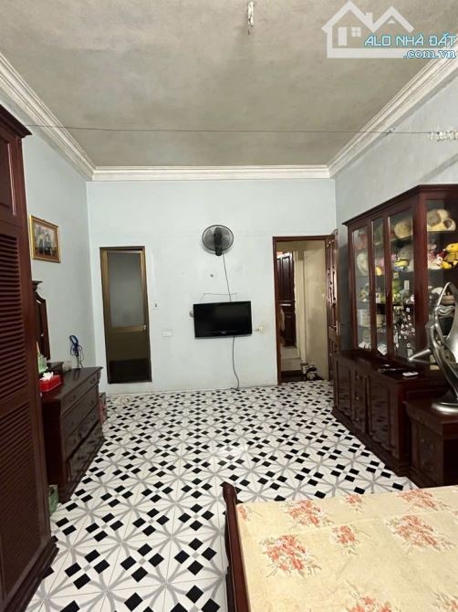 BÁN NHÀ HOÀNG HOA THÁM- BA ĐÌNH- LÔ GÓC-CÁCH PHỐ HƠN 30 M- PHÙ HỢP CHO GIA ĐÌNH Ở- MẶT NGÕ - 2
