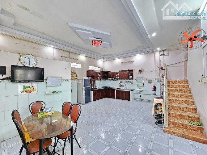 Bán nhà 1 trệt 1 lầu sổ riêng thổ cư góc 2 mặt tiền p. Tân Hoà - 2