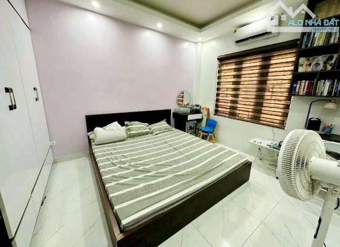 Gần Trương Định- Ngõ nông, dân xây- 40m- 8 tỷ nhỏ - 2