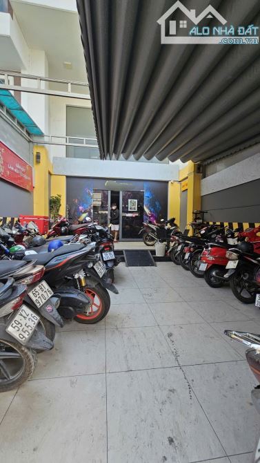 BÁN NHÀ Quận 2 MẶT TIỀN ĐƯỜNG ô tô cách Nguyễn Duy Trinh 100m Nhà trệt 5 tầng ngang 6.14m - 2