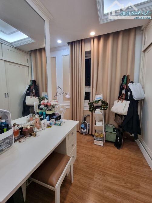 Bán gấp căn hộ Chung cư TRÀNG AN, CẦU GIẤY, 98m2, 3N, 2VS, Giá 11 tỷ - 2